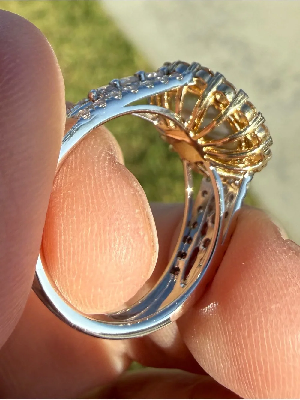 Australian Opal Halo Diamond Ring in White and yellow gold - Picture 12 of 15